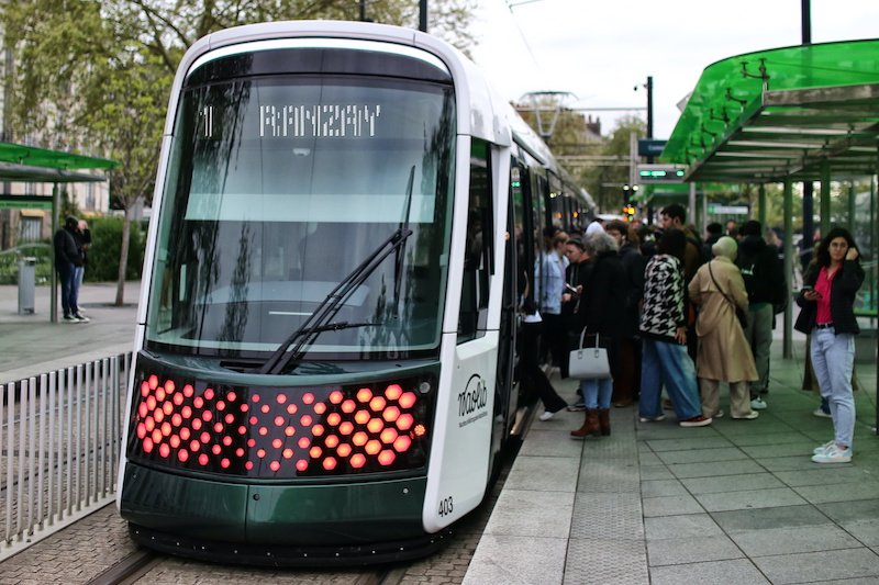Première mise en circulation de la nouvelle rame de tramway Citadis à Nantes le 15 avril 2024