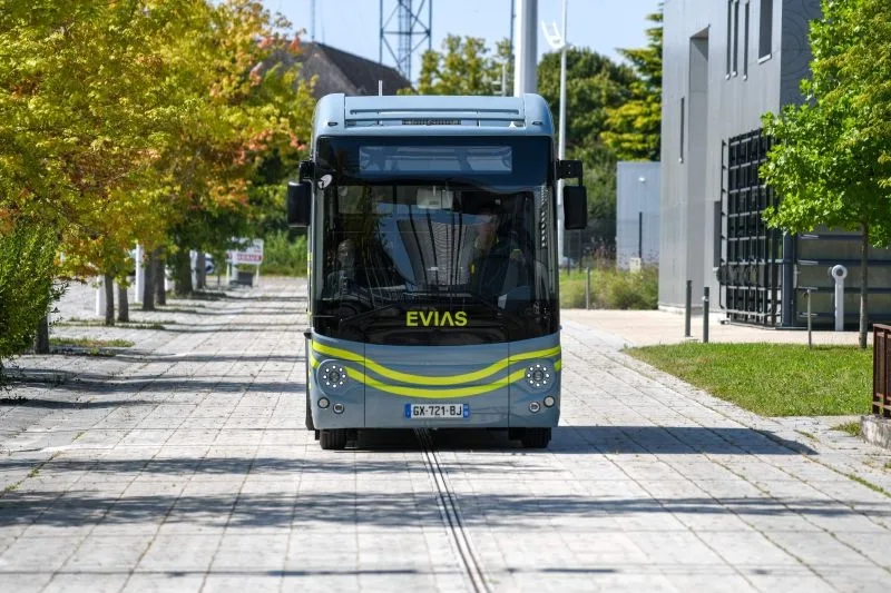 Charging EVs While Driving