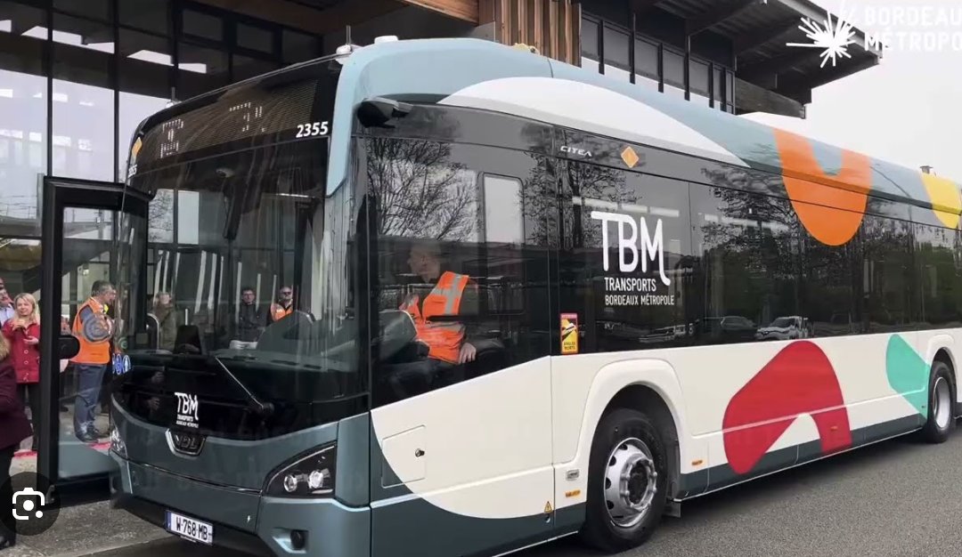 Bordeaux : les bus électriques se font désirer