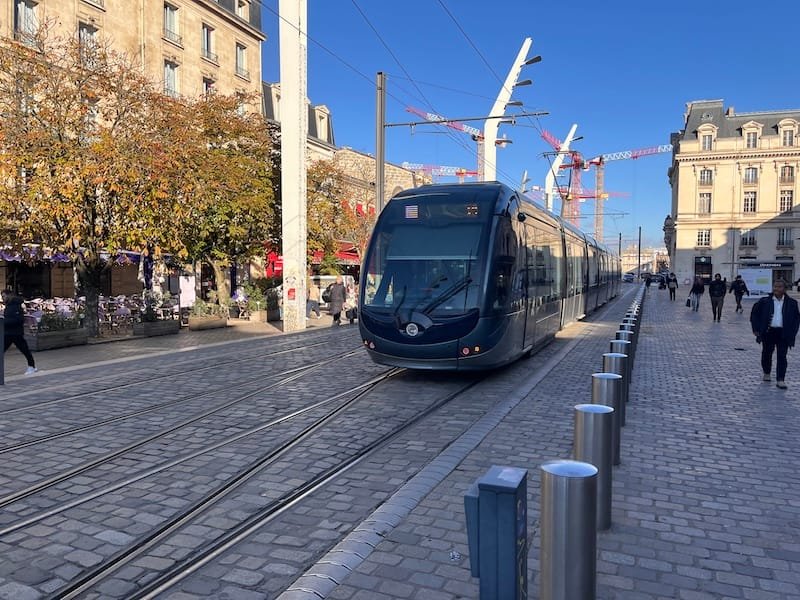 Bordeaux : les lignes E, F et H inaugurées sous-tension,