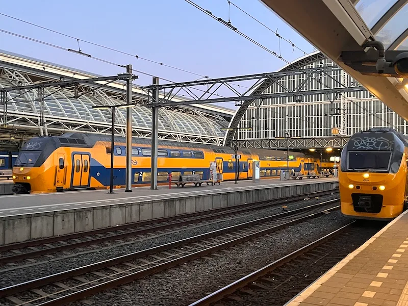 Paris-Amsterdam, low speed…